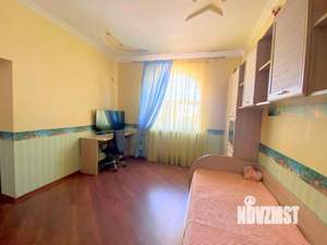 Дом 310м², 2-этажный, участок 3 сот.  