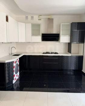 Дом 178м&sup2;, 2-этажный, участок 3 сот.  