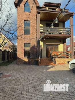 Дом 300м&sup2;, 3-этажный, участок 5 сот.  