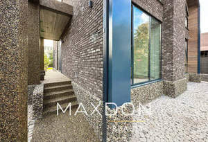 Дом 220м&sup2;, 2-этажный, участок 5 сот.  