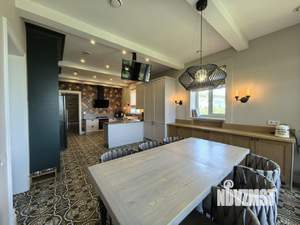 Дом 295м², 2-этажный, участок 10 сот.  