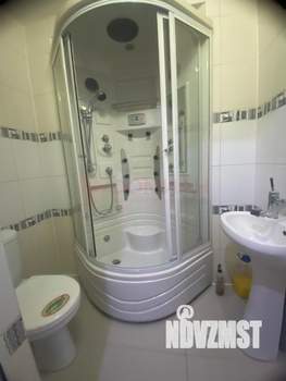 Дом 474м&sup2;, 3-этажный, участок 5 сот.  