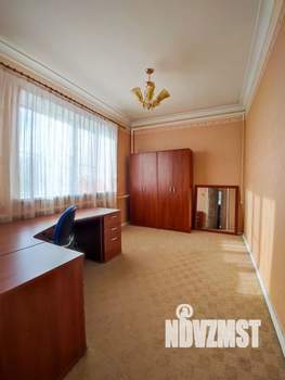 Дом 304м&sup2;, 2-этажный, участок 6 сот.  