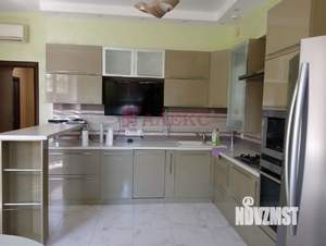 Дом 191м&sup2;, 3-этажный, участок 4 сот.  