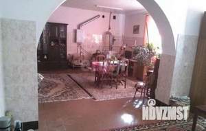 Дом 327м&sup2;, 2-этажный, участок 6 сот.  