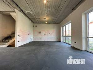 Дом 210м&sup2;, 2-этажный, участок 3 сот.  