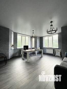 Дом 279м&sup2;, 3-этажный, участок 8 сот.  