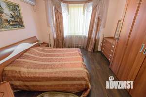 Дом 214м², 3-этажный, участок 2 сот.  