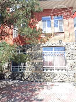 Дом 305м&sup2;, 2-этажный, участок 5 сот.  