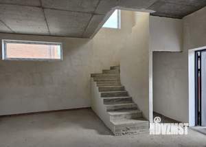 Дом 100м&sup2;, 2-этажный, участок 2 сот.  