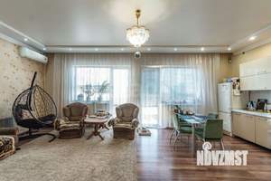 Дом 337м², 3-этажный, участок 11 сот.  