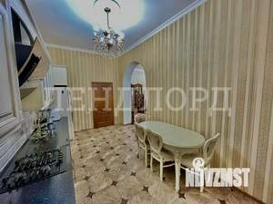 Дом 200м&sup2;, 3-этажный, участок 4 сот.  