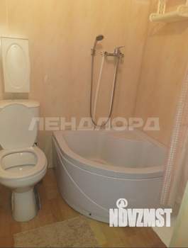 Дом 30м&sup2;, 2-этажный, участок 1 сот.  