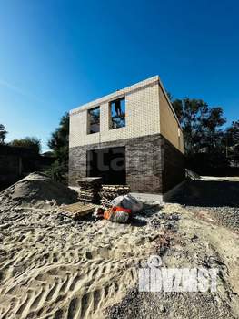 Дом 135м&sup2;, 2-этажный, участок 4 сот.  