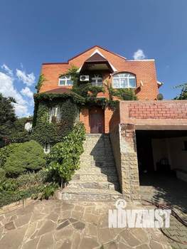 Дом 240м&sup2;, 2-этажный, участок 6 сот.  