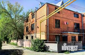 Дом 472м², 3-этажный, участок 4 сот.  