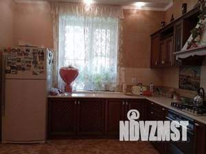 Дом 323м², 3-этажный, участок 10 сот.  