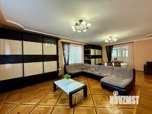 Дом 300м&sup2;, 2-этажный, участок 4 сот.  