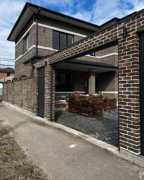 Дом 200м&sup2;, 2-этажный, участок 4 сот.  