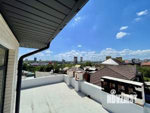 Дом 254м&sup2;, 2-этажный, участок 2 сот.  