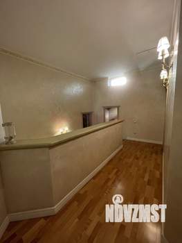 Дом 220м&sup2;, 2-этажный, участок 6 сот.  