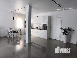 Дом 123м&sup2;, 2-этажный, участок 3 сот.  