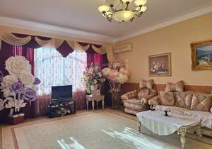 Дом 488м&sup2;, 3-этажный, участок 8 сот.  