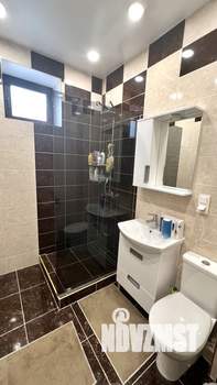 Дом 198м², 3-этажный, участок 3 сот.  