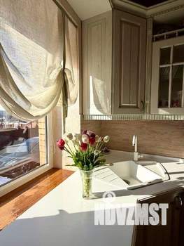 Дом 260м&sup2;, 3-этажный, участок 7 сот.  