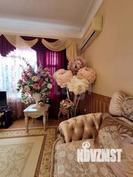 Дом 488м&sup2;, 3-этажный, участок 8 сот.  