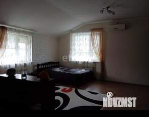 Дом 323м², 3-этажный, участок 10 сот.  