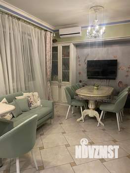 Дом 220м&sup2;, 2-этажный, участок 7 сот.  