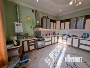 Дом 198м², 2-этажный, участок 318 сот.  