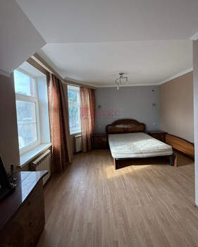 Дом 198м², 2-этажный, участок 318 сот.  