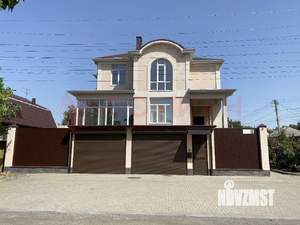 Дом 225м², 3-этажный, участок 4 сот.  