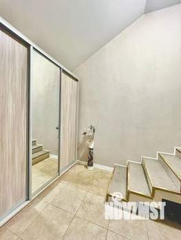 Дом 220м&sup2;, 2-этажный, участок 7 сот.  