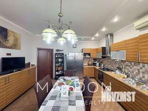 Дом 255м&sup2;, 4-этажный, участок 3 сот.  