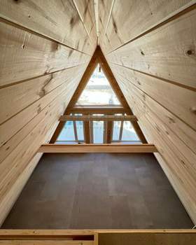 Дом 61м&sup2;, 2-этажный, участок 3 сот.  