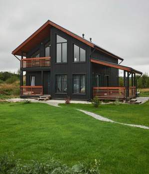 Дом 130м&sup2;, 2-этажный, участок 4 сот.  