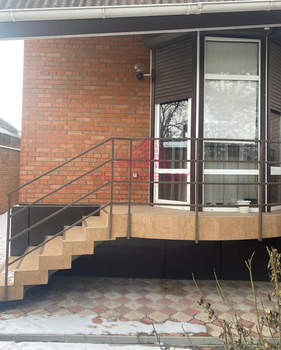 Дом 178м², 3-этажный, участок 4 сот.  