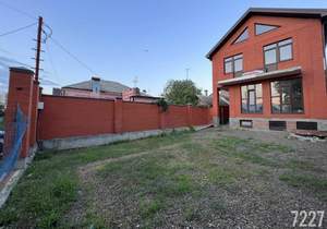 Дом 250м², 3-этажный, участок 3 сот.  