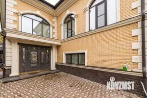 Дом 460м², 2-этажный, участок 6 сот.  