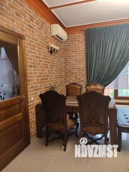 Дом 250м², 2-этажный, участок 3 сот.  