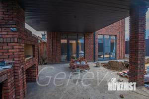 Дом 270м&sup2;, 3-этажный, участок 4 сот.  