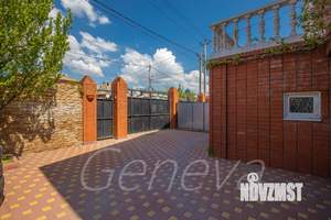 Дом 280м&sup2;, 3-этажный, участок 3 сот.  