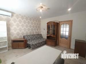 Дом 100м&sup2;, 2-этажный, участок 6 сот.  