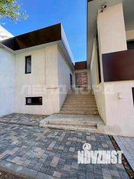 Дом 263м², 2-этажный, участок 3 сот.  