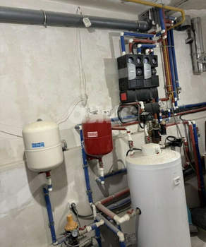 Дом 200м&sup2;, 3-этажный, участок 1 сот.  