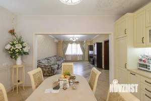 Дом 285м², 2-этажный, участок 3 сот.  