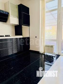 Дом 178м&sup2;, 2-этажный, участок 3 сот.  